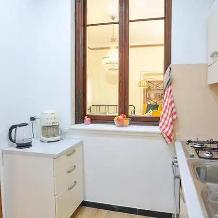 Charlotte Con Parcheggio, 5 Terre, Vicino Stazione شقة لا سبيتسْيا