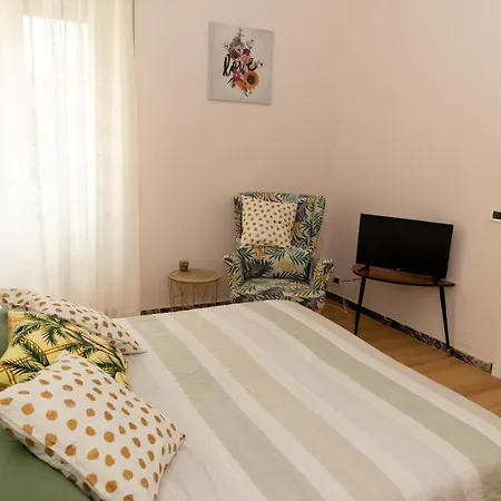 Charlotte Con Parcheggio, 5 Terre, Vicino Stazione Апартаменты *